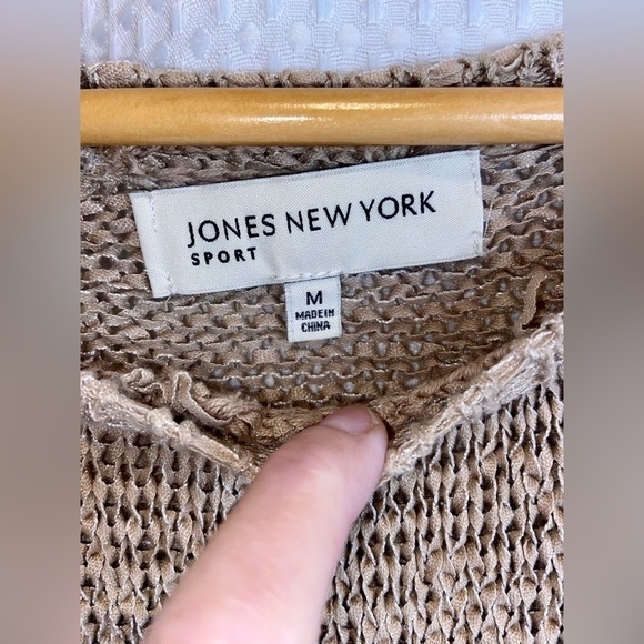 Women’s Jones New York Tan‎ with white straps knitted sweater size medium - Picture 2 of 8